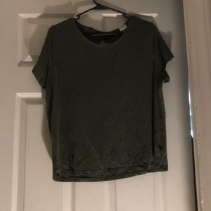 Green short sleeve top.